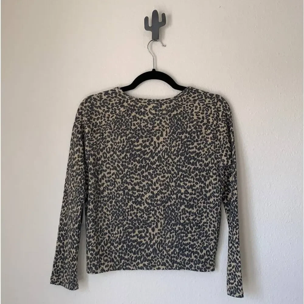 5/$25 NWT Treasure & Bond Girls Cheetah Tie Front Top - Picture 3 of 10